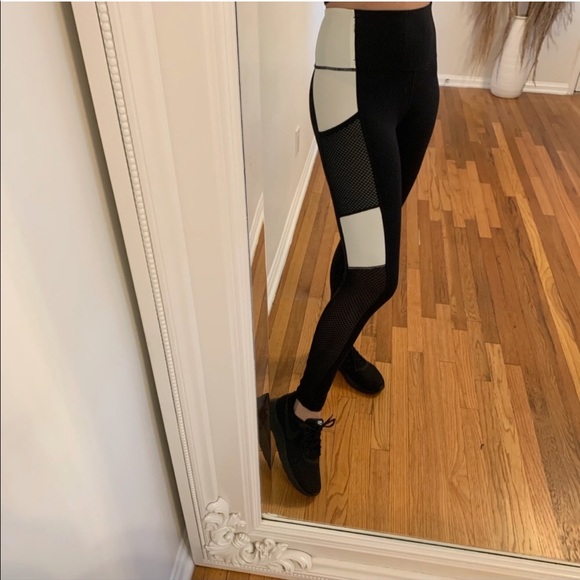 🆕🔄 Reposh Megan Color Block Leggings White - Picture 5 of 6